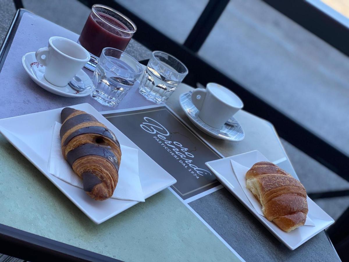 Philos - Appartements & Rooms Таранто Екстериор снимка