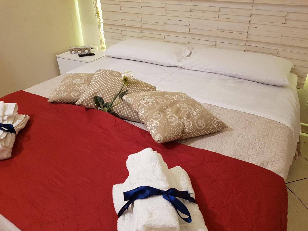 Philos - Appartements & Rooms Таранто Екстериор снимка