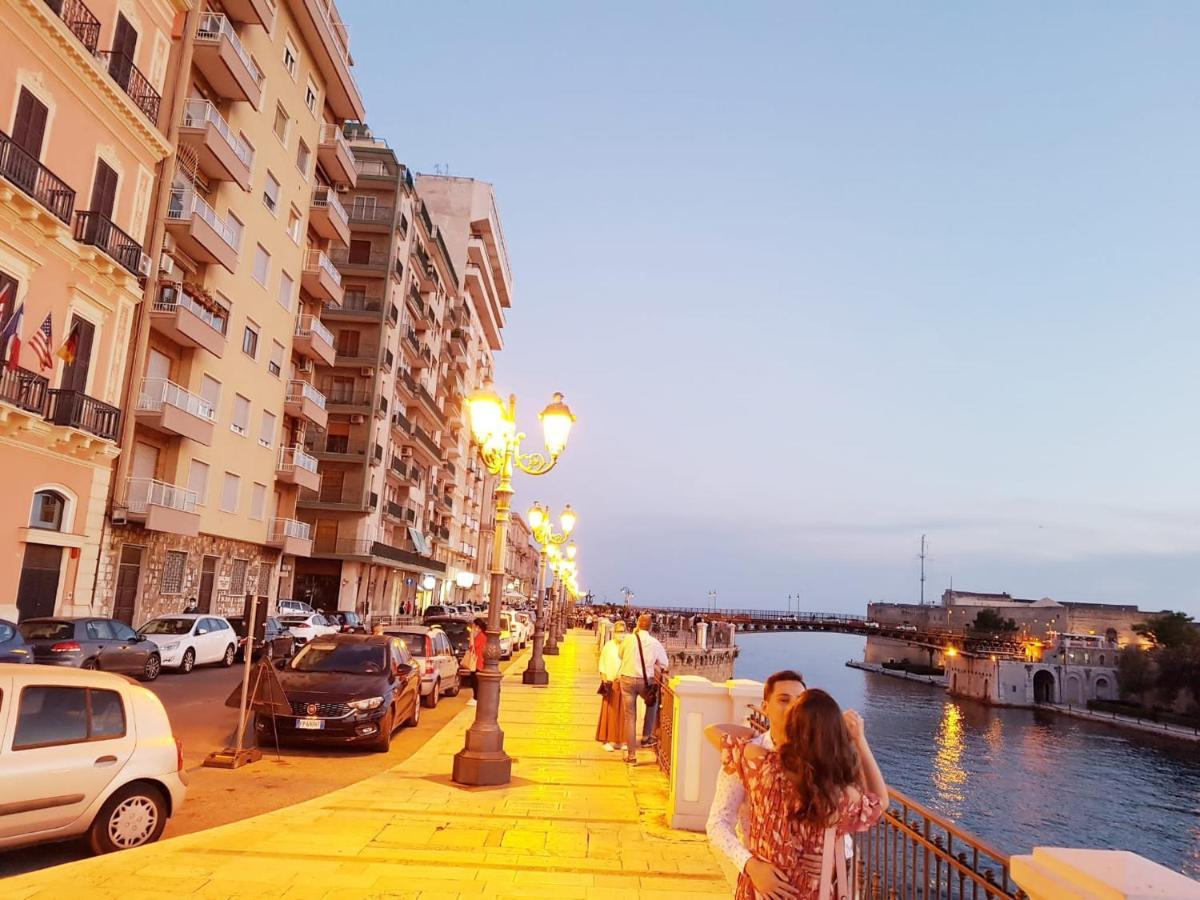 Philos - Appartements & Rooms Таранто Екстериор снимка