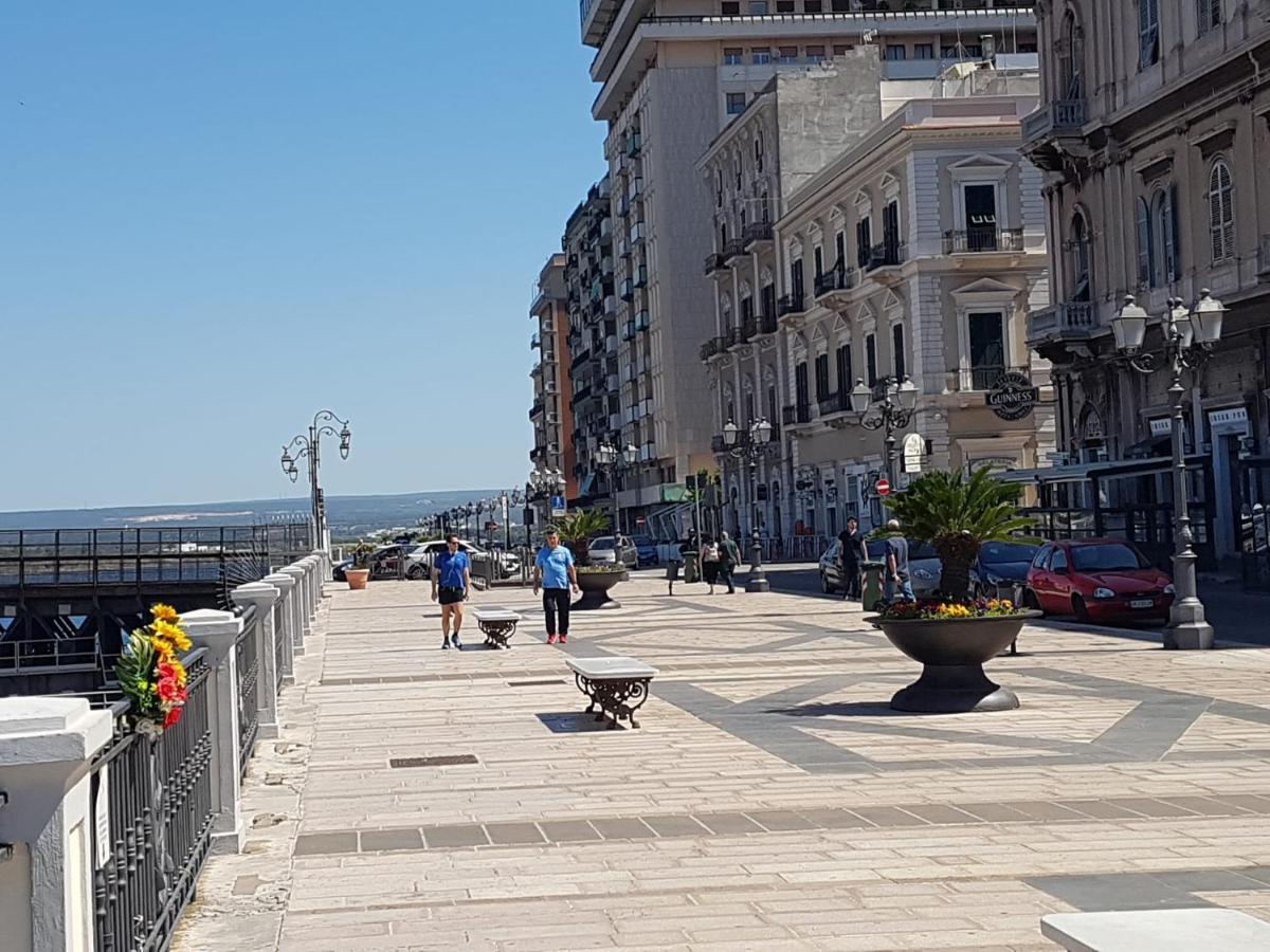 Philos - Appartements & Rooms Таранто Екстериор снимка