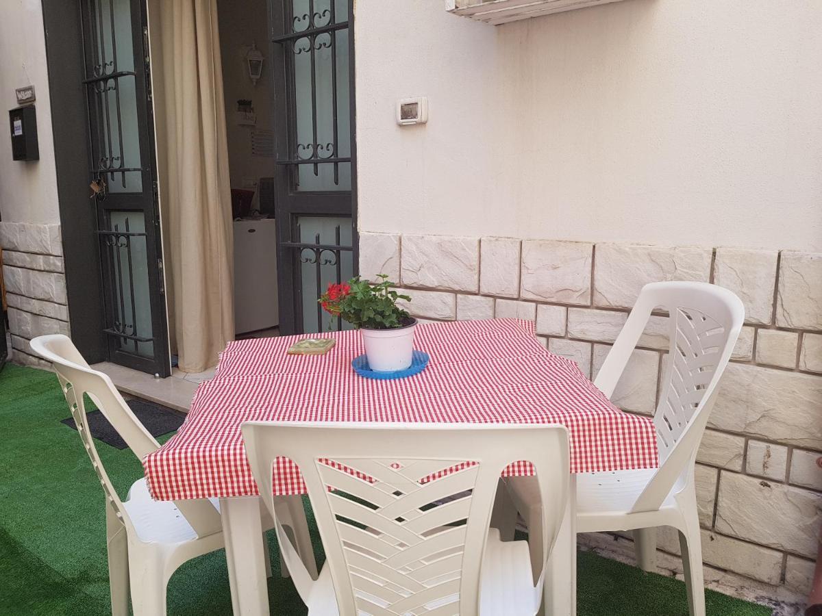 Philos - Appartements & Rooms Таранто Екстериор снимка