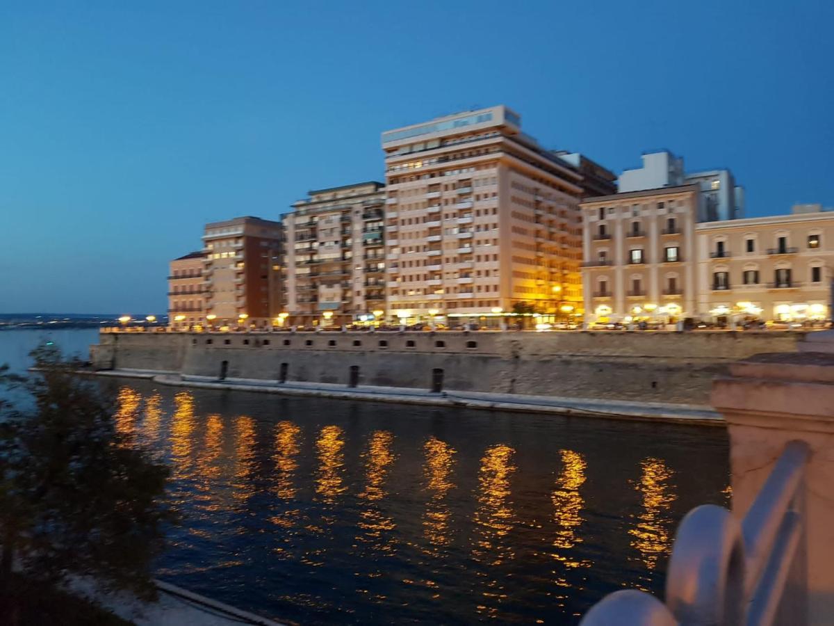 Philos - Appartements & Rooms Таранто Екстериор снимка